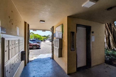 Condo in Miami Beach, Florida, 1 bedroom  № 2084411 - photo 7