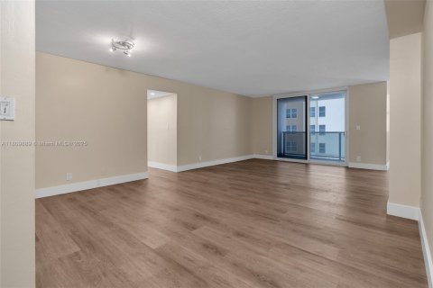 Copropriété à vendre à Hallandale Beach, Floride: 2 chambres, 133.78 m2 № 1937248 - photo 7