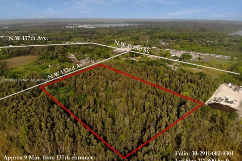 Propiedad comercial en venta en Hialeah, Florida № 1962830 - foto 27