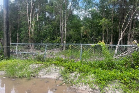 Propiedad comercial en venta en Hialeah, Florida № 1962830 - foto 22