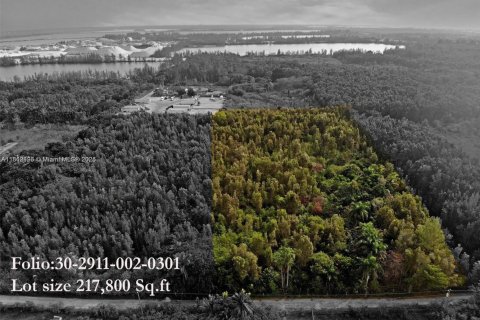 Propiedad comercial en venta en Hialeah, Florida № 1962830 - foto 24