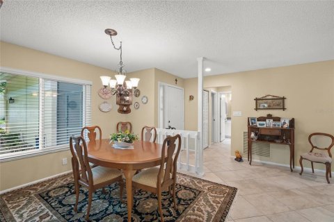 Villa ou maison à vendre à Sarasota, Floride: 2 chambres, 128.39 m2 № 2403339 - photo 4