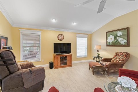 House in The Villages, Florida 3 bedrooms, 218.78 sq.m. № 1807323 - photo 15