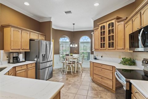 House in The Villages, Florida 3 bedrooms, 218.78 sq.m. № 1807323 - photo 14