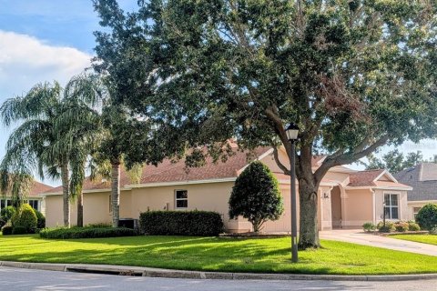 House in The Villages, Florida 3 bedrooms, 218.78 sq.m. № 1807323 - photo 4