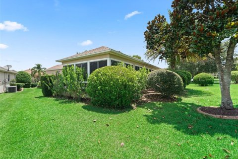 House in The Villages, Florida 3 bedrooms, 218.78 sq.m. № 1807323 - photo 7