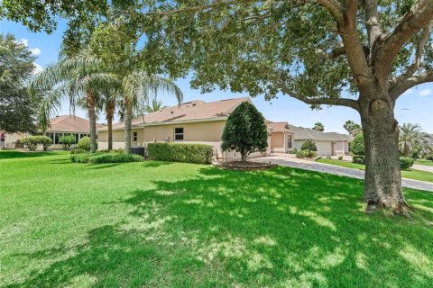 House in The Villages, Florida 3 bedrooms, 218.78 sq.m. № 1807323 - photo 6