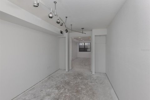 Condo in Venice, Florida, 4 bedrooms  № 1852565 - photo 17
