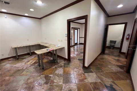 Propiedad comercial en alquiler en Palm Harbor, Florida, 123.28 m2 № 1827077 - foto 14