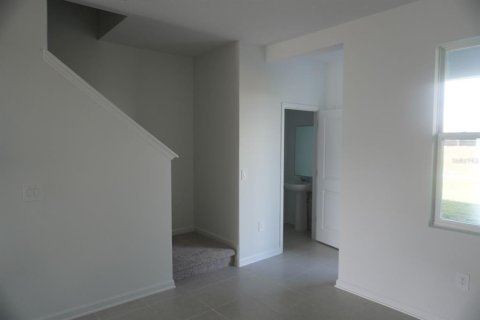 Touwnhouse à louer à Davenport, Floride: 3 chambres, 151.15 m2 № 2389375 - photo 4