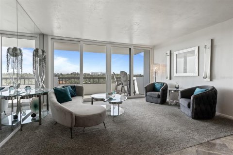 Condo in Clearwater, Florida, 2 bedrooms  № 1658746 - photo 9
