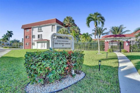 Condo in Hallandale Beach, Florida, 1 bedroom  № 1841341 - photo 28