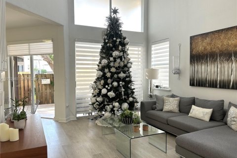 Adosado en alquiler en Doral, Florida, 3 dormitorios, 208.57 m2 № 1991279 - foto 4