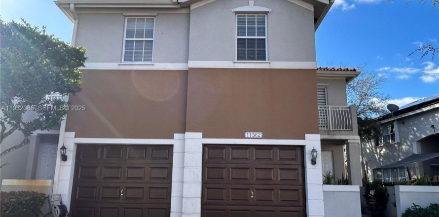Adosado en Doral, Florida 3 dormitorios, 208.57 m2 № 1991279