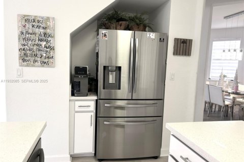 Adosado en alquiler en Doral, Florida, 3 dormitorios, 208.57 m2 № 1991279 - foto 13