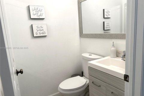 Adosado en alquiler en Doral, Florida, 3 dormitorios, 208.57 m2 № 1991279 - foto 16