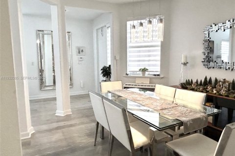 Adosado en alquiler en Doral, Florida, 3 dormitorios, 208.57 m2 № 1991279 - foto 7