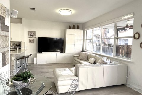 Adosado en alquiler en Doral, Florida, 3 dormitorios, 208.57 m2 № 1991279 - foto 9