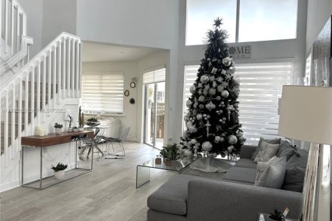 Adosado en alquiler en Doral, Florida, 3 dormitorios, 208.57 m2 № 1991279 - foto 3