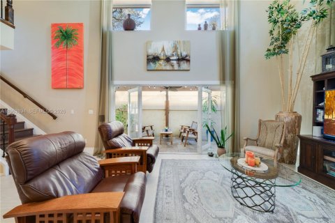 Townhouse in Miami, Florida 2 bedrooms, 168.15 sq.m. № 2025892 - photo 5