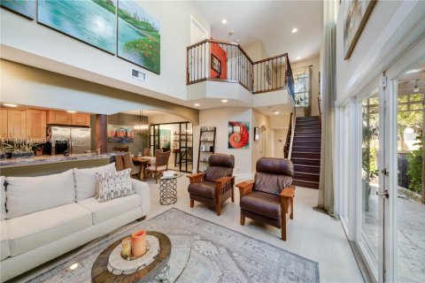 Townhouse in Miami, Florida 2 bedrooms, 168.15 sq.m. № 2025892 - photo 4