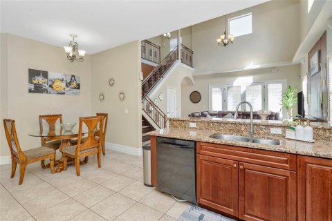 Villa ou maison à vendre à Tampa, Floride: 5 chambres, 355.26 m2 № 2289877 - photo 8