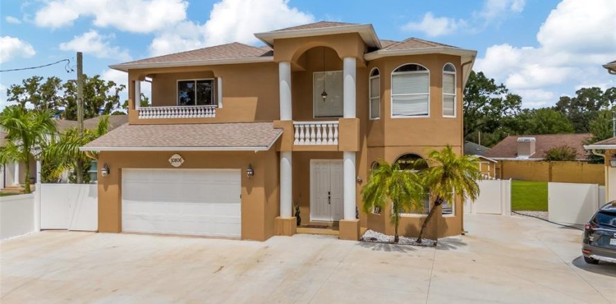 Villa ou maison à Tampa, Floride 5 chambres, 355.26 m2 № 2289877