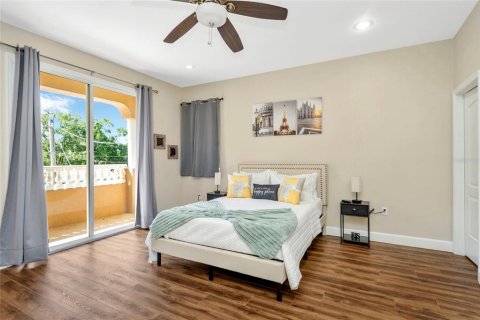 Villa ou maison à vendre à Tampa, Floride: 5 chambres, 355.26 m2 № 2289877 - photo 23