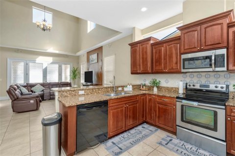 Villa ou maison à vendre à Tampa, Floride: 5 chambres, 355.26 m2 № 2289877 - photo 10