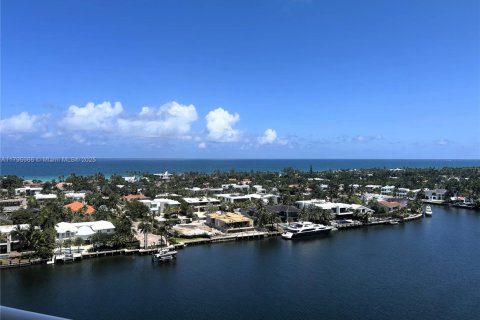 Condo in Aventura, Florida, 2 bedrooms  № 1667970 - photo 3