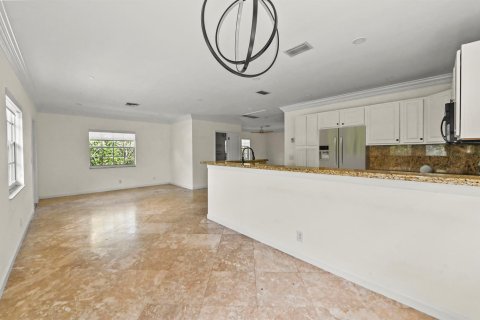 House in West Palm Beach, Florida 3 bedrooms, 201.78 sq.m. № 2399687 - photo 12