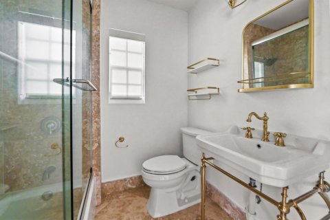 House in West Palm Beach, Florida 3 bedrooms, 201.78 sq.m. № 2399687 - photo 17