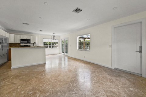 House in West Palm Beach, Florida 3 bedrooms, 201.78 sq.m. № 2399687 - photo 10