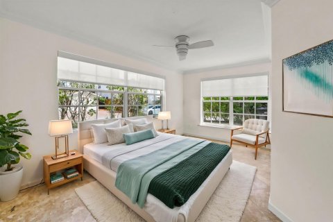 House in West Palm Beach, Florida 3 bedrooms, 201.78 sq.m. № 2399687 - photo 19