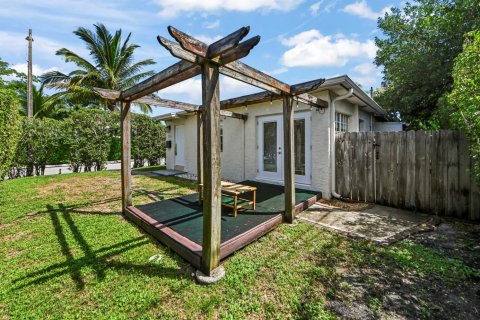 House in West Palm Beach, Florida 3 bedrooms, 201.78 sq.m. № 2399687 - photo 7