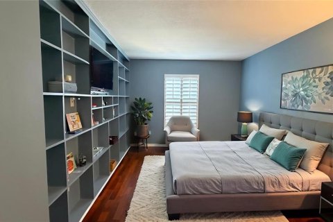 Townhouse in Tampa, Florida 2 bedrooms, 147.9 sq.m. № 2127136 - photo 11