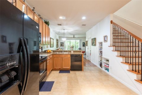 Townhouse in Tampa, Florida 2 bedrooms, 147.9 sq.m. № 2127136 - photo 5