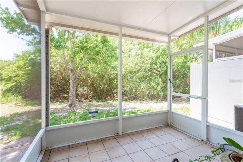 Townhouse in Tampa, Florida 2 bedrooms, 147.9 sq.m. № 2127136 - photo 15