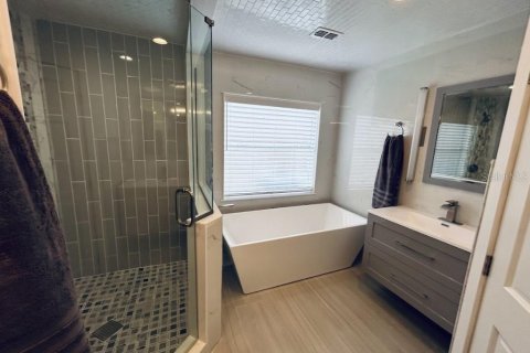 House in Orlando, Florida 4 bedrooms, 206.8 sq.m. № 1796843 - photo 5