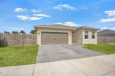 Villa ou maison à vendre à Homestead, Floride: 4 chambres, 167.22 m2 № 1782033 - photo 2