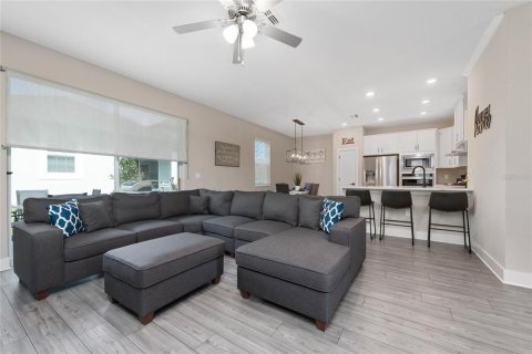 Casa en venta en Four Corners, Florida, 4 dormitorios, 194.07 m2 № 2239594 - foto 3