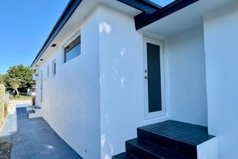 Купить виллу или дом в Хайалиа, Флорида 3 спальни, 117.06м2, № 1995277 - фото 10