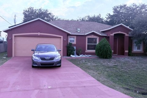 House in Port St. Lucie, Florida 4 bedrooms, 187.66 sq.m. № 2183435