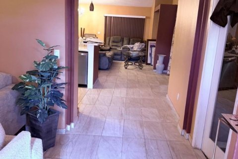 House in Port St. Lucie, Florida 4 bedrooms, 187.66 sq.m. № 2183435 - photo 4