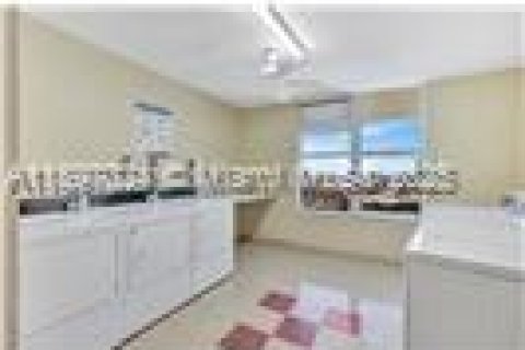 Condominio en venta en Hollywood, Florida, 2 dormitorios, 117.99 m2 № 1953796 - foto 20