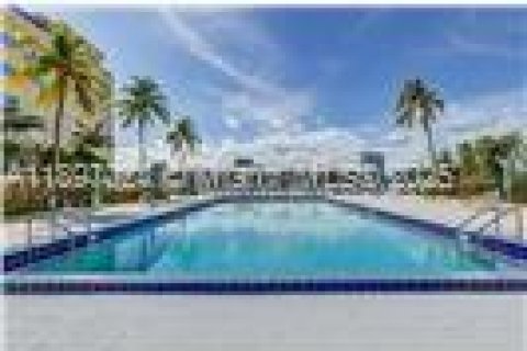 Condominio en venta en Hollywood, Florida, 2 dormitorios, 117.99 m2 № 1953796 - foto 27
