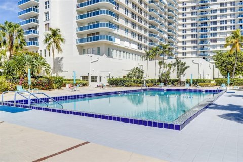 Condominio en venta en Hollywood, Florida, 2 dormitorios, 117.99 m2 № 1953796 - foto 28