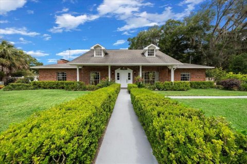 Casa en Ocala, Florida 4 dormitorios, 278.8 m2 № 2107966