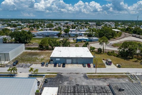 Commercial property in Sarasota, Florida 1066.05 sq.m. № 2218580 - photo 7