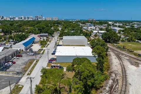 Commercial property in Sarasota, Florida 1066.05 sq.m. № 2218580 - photo 13